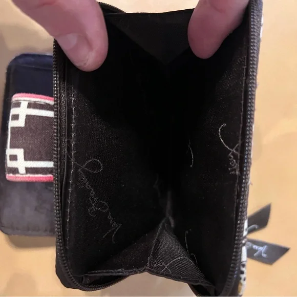 VERA BRADLEY IMPERIAL TOILE RETIRED PATTERN QUILTED ZIP WALLET  4” x 4 1/2” - Picture 4 of 6